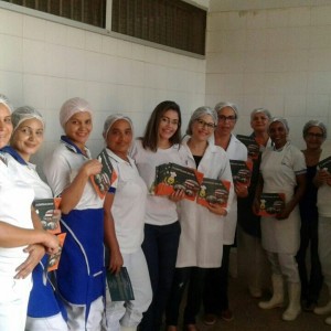 Distribuição das Cartilhas do RU para os funcionárias e funcionários