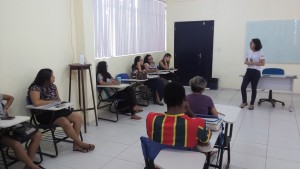 Entrega de cartilhas no Laboratório de Biomarcadores e Organismos Aquáticos
