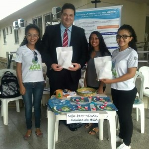 Entrega de Kit ao Reitor