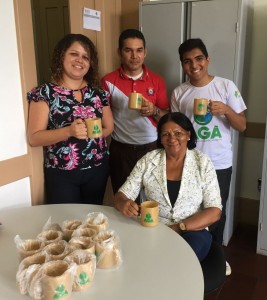 Entrega de canecas 