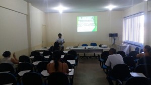 Bolsista Washinton ministrando a palestra