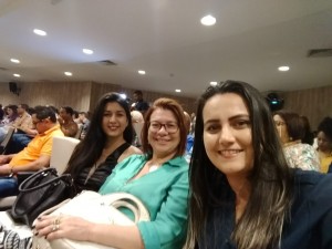 Professora Zafira, gestora da Assessoria de Gestão Ambiental e alunas representando a AGA