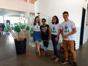EQUIPE DA AGA JUNTAMENTE COM A REPRESENTANTE DO LAR DE JOSÉ