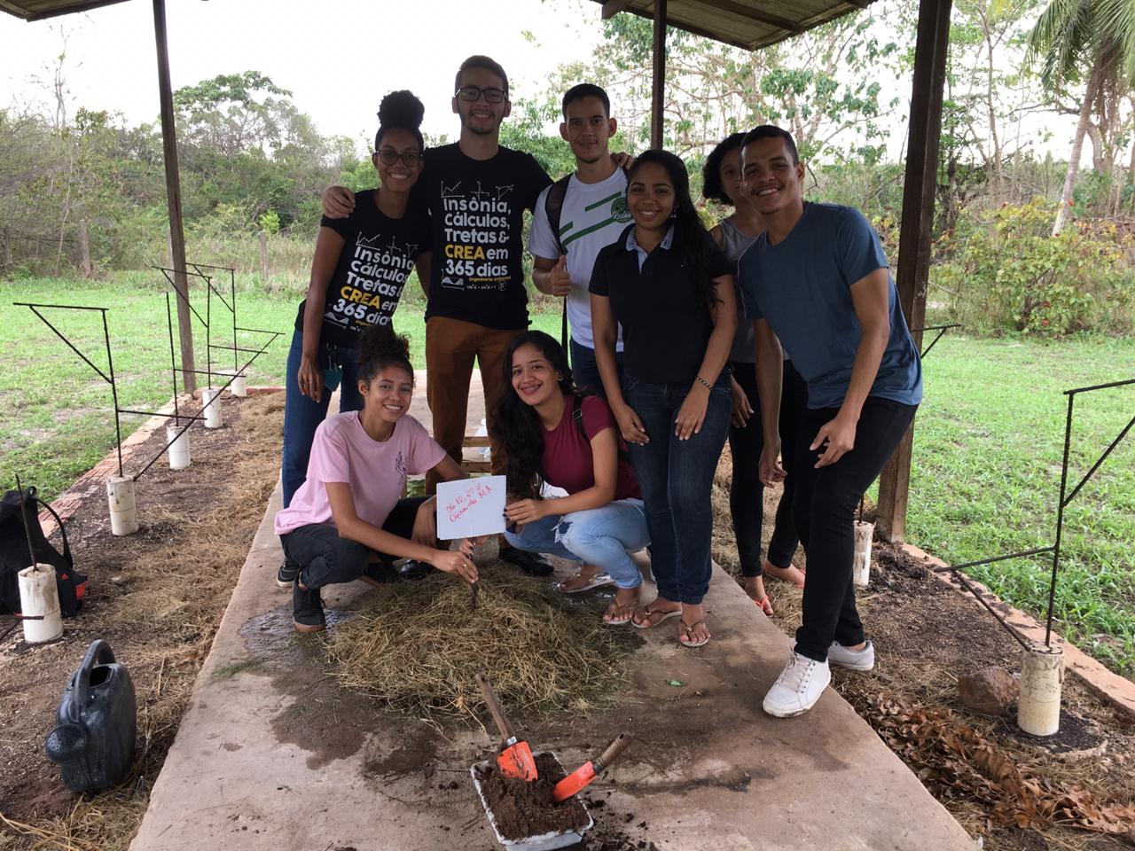 ASSESSORIA DE GESTÃO AMBIENTAL EM PARCERIA COM O DEA REALIZOU O PROJETO “COMPOSTAGEM E TIJOLOS ECOLÓGICOS”