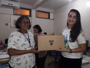 Caixas sendo entregue na Biblioteca
